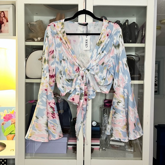 Cropped Silky Bell Sleeve Wrap Top Multicolour Pastel 1X - Picture 2 of 5